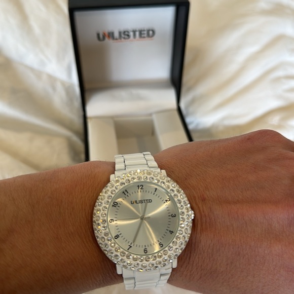Women Unlisted watch for sell - 98$ - Picture 2 of 2